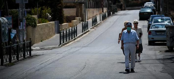 Εκτακτη οικονομική ενίσχυση σε συνταξιούχους που επλήγησαν από τις πυρκαγιές